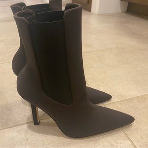 NWT Good American High Kickstand Neoprene Bootie Chocolate Brown Size 8.5.